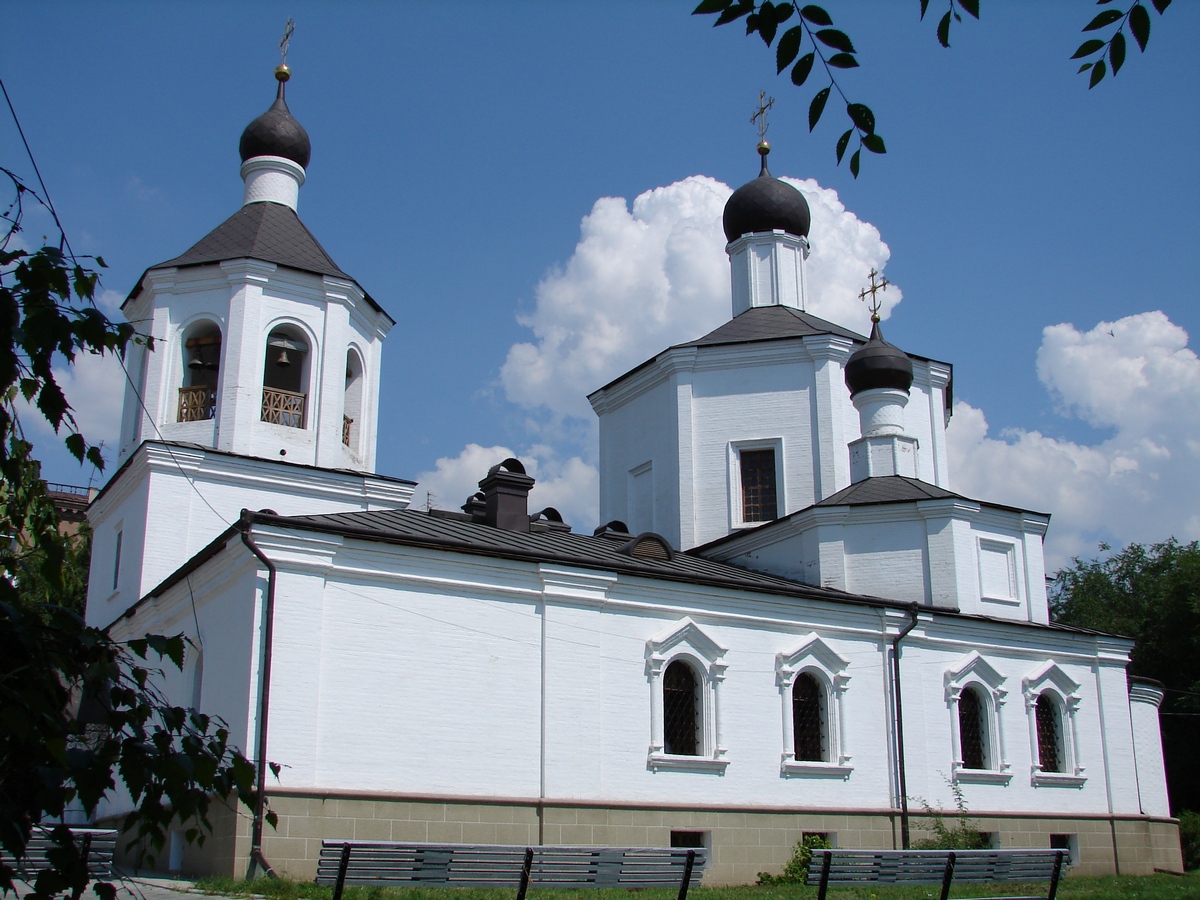 Храм Иоанна Предтечи. Набережная. Храм Иоанна Предтечи. Набережная.